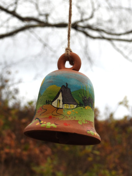 Malowany dzwonek z uchem