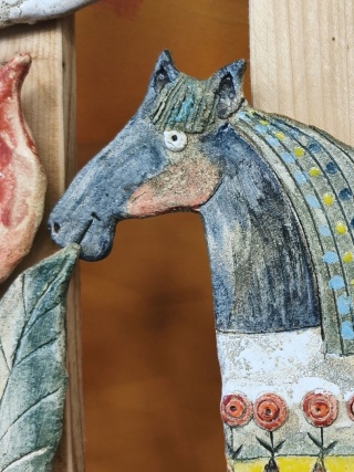 Koń ceramiczny Bi ozdoba na ścianę ceramika