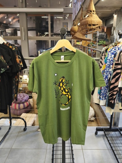Koszulka Bieszczady unisex zielona z nadrukiem Salamandra Plamista