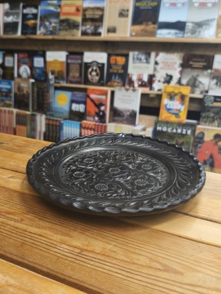 Talerz ceramiczny ozdobny z tradycyjnym wzorem - czarna ceramika - Rumunia