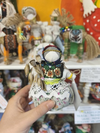Lalka motanka zielarka z chmielem