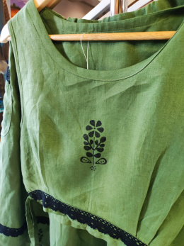 Zielony komplet spódnica + top z naturalnego materiału