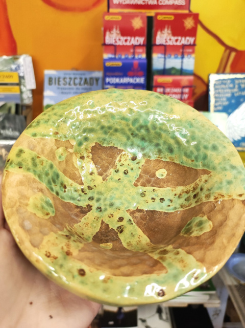 Miska ceramiczna mała surowo-zielona z fakturą Miska ceramiczna mała surowo-zielona z fakturą