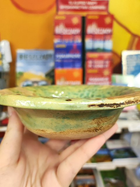 Miska ceramiczna mała surowo-zielona z fakturą Miska ceramiczna mała surowo-zielona z fakturą