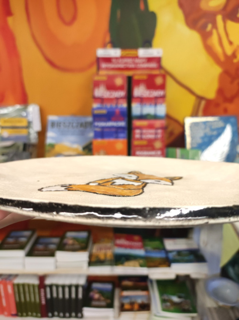 Talerz ceramiczny beżowy z lisem Talerz ceramiczny beżowy z lisem