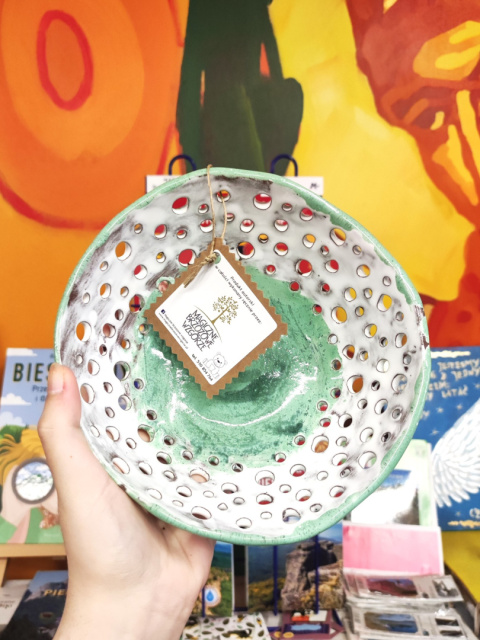 Miska ceramiczna miętowo-biała z dziurami