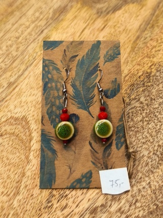 Kolczyki długie z ceramicznych i szklanych koralików ze stali chirurgicznej 4