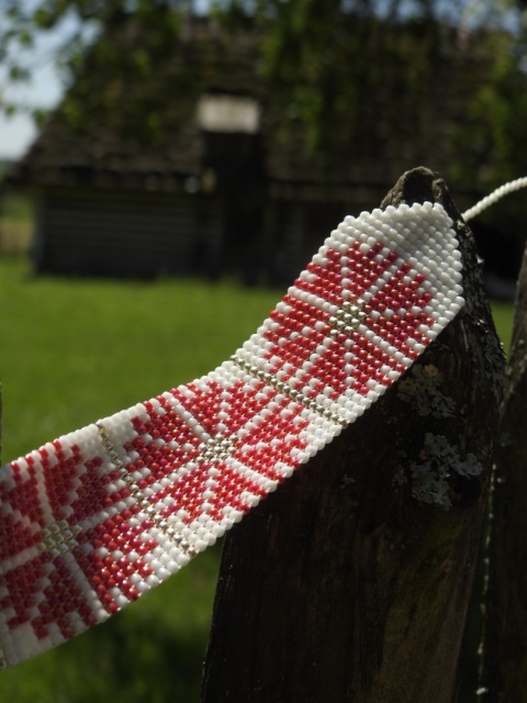 Rekonstrukcja sylianki kobiety z Bojkowszczyzny wschodniej z 1930 r. Rekonstrukcja sylianki kobiety z Bojkowszczyzny wschodniej z 1930 r.
