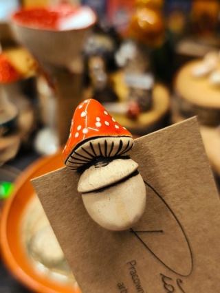 Broszka ceramiczna muchomor 1