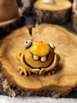 Żaba ceramiczna figurka żółta