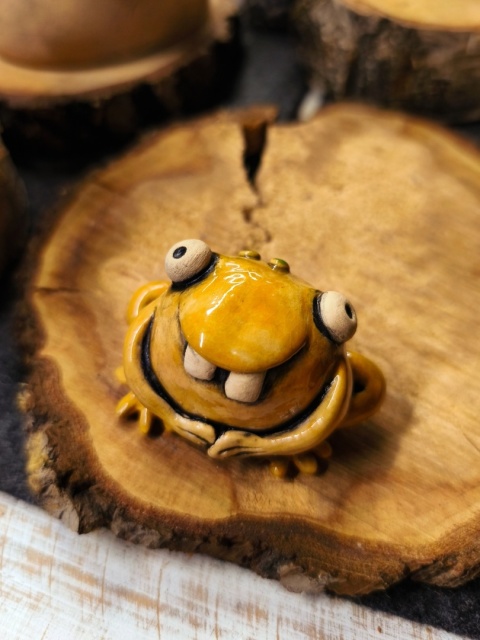 Żaba ceramiczna figurka żółta