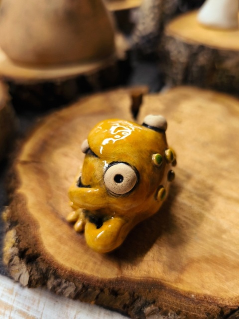 Żaba ceramiczna figurka żółta