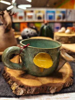 Kubek ceramiczny z grzybami