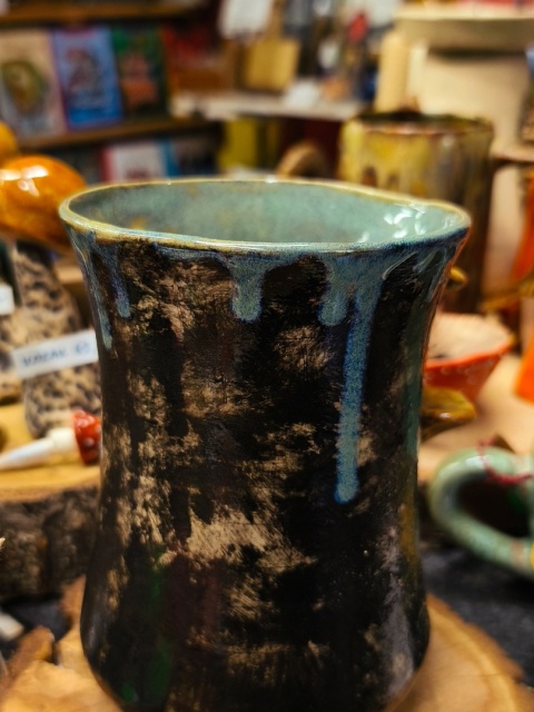 Wazon ceramiczny z hubami