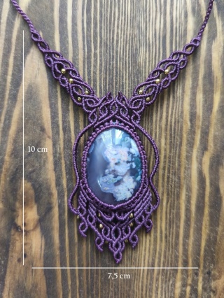 Naszyjnik makramowy z agatem mszystym z koralikami ze stali chirurgicznej w kolorze złotym