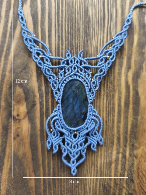 Naszyjnik makramowy z labradorytem z koralikami ze stali chirurgicznej w kolorze złotym