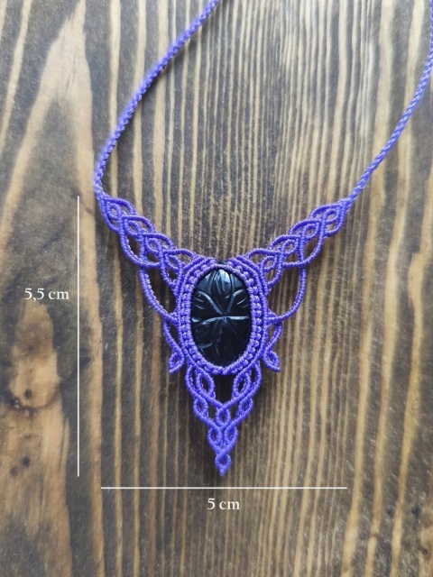 Naszyjnik makramowy z rzeźbionym onyksem