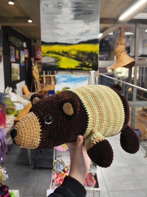 Pluszowy miś leniwy maskotka robiona ręcznie na szydełku