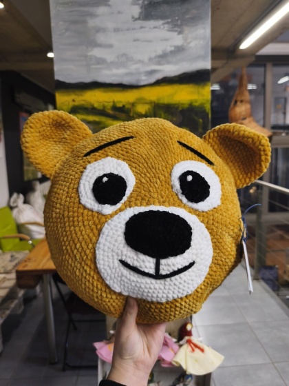 Pluszowy miś poduszka maskotka robiona ręcznie na szydełku