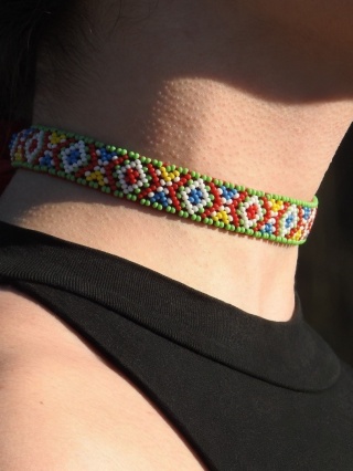 Rekonstrukcja bojkowskiej sylianki z Łopienki na welurowej wstążce 1