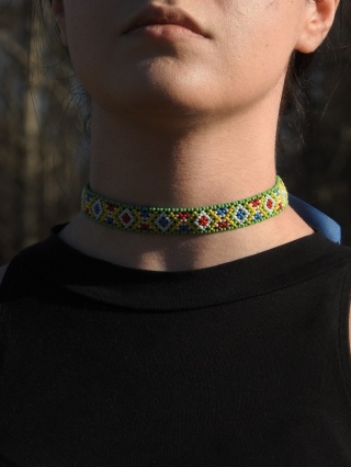 Rekonstrukcja bojkowskiej sylianki z Łopienki na welurowej wstążce 2