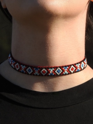 Rekonstrukcja bojkowskiej sylianki z Łopienki na welurowej wstążce 4