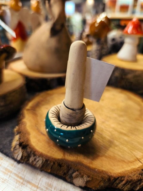 Stojak na pierścionki ceramiczny grzybek