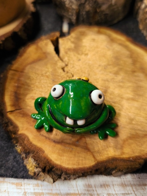 Żaba ceramiczna figurka zielona