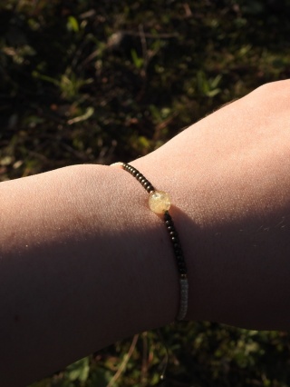 Bliźnięta - bransoletka zodiakalna z cytrynem i szklanymi koralikami