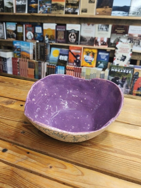 Miska ceramiczna z fioletowym środkiem