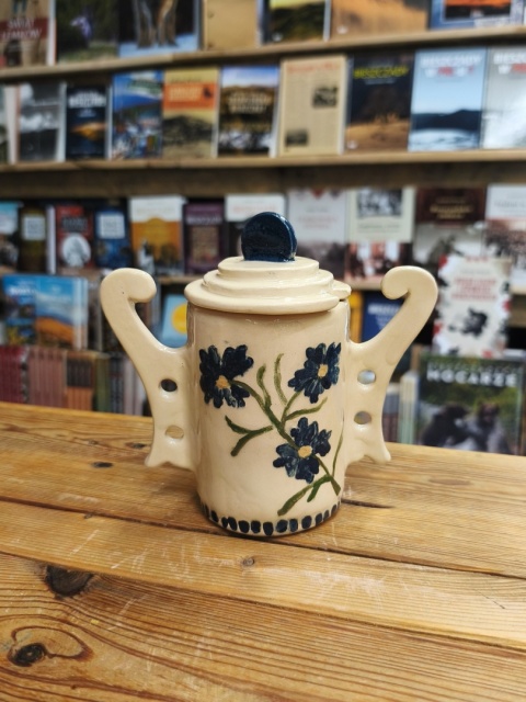 Cukiernica ceramiczna z malowanymi chabrami