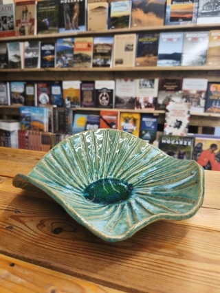 Miska patera ceramiczna zielona z falowanymi bokami